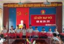 trao khan quang cho cac em hs.jpg - 